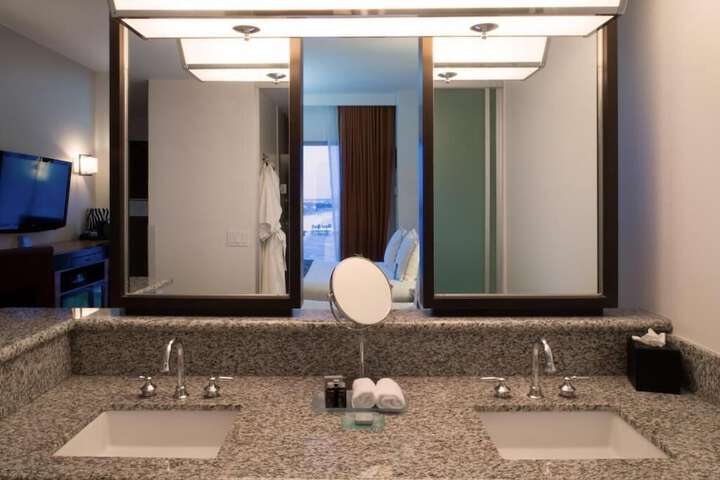 Room 25 of 29
