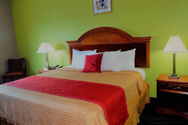Room 11 of 37