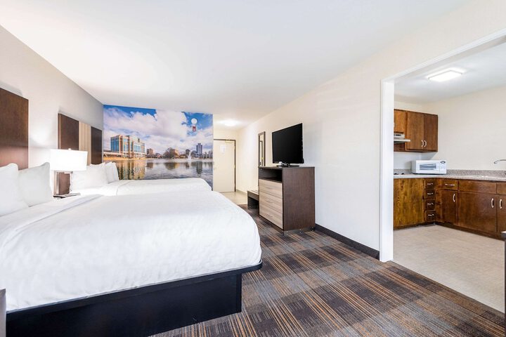 Clarion Pointe Madison Huntsville