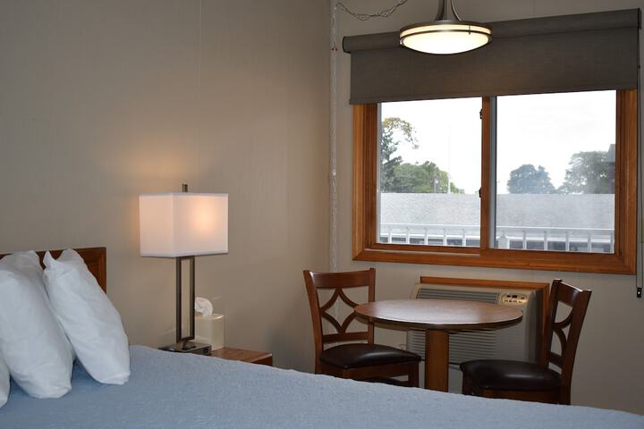 Room 13 of 23