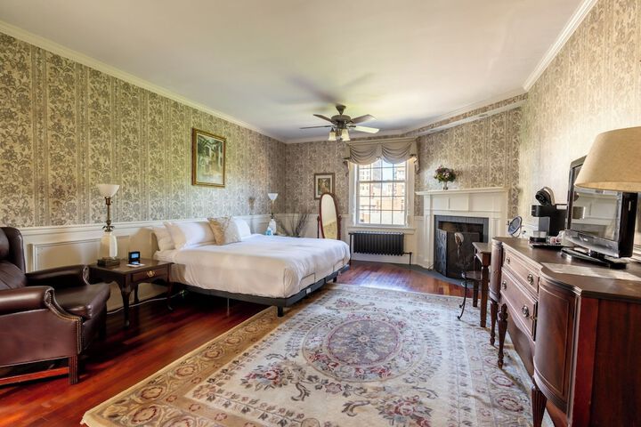Inn on Broadway