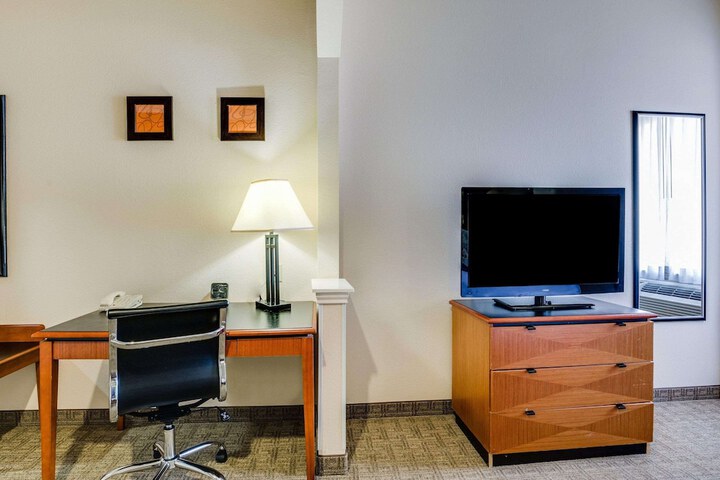 Comfort Suites Deer Park Pasadena