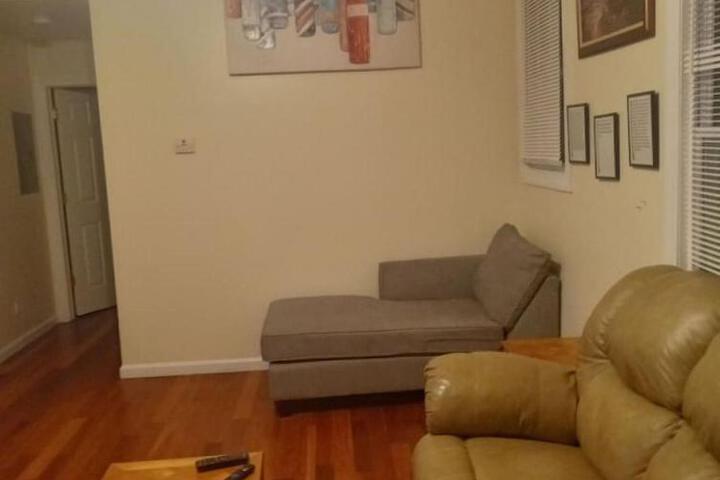 simple one bedroom free parking