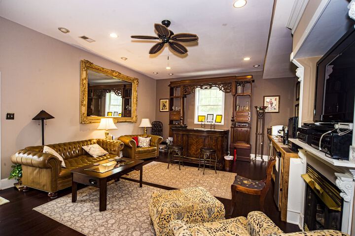 Lounge 51 of 69