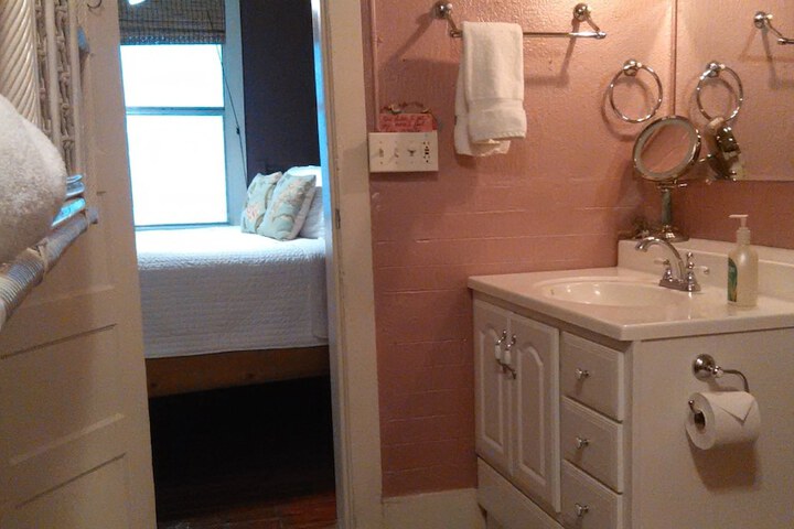 Room 62 of 90