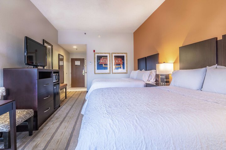 Room 12 of 28