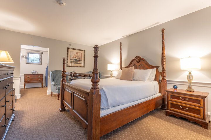 Room 8 of 34
