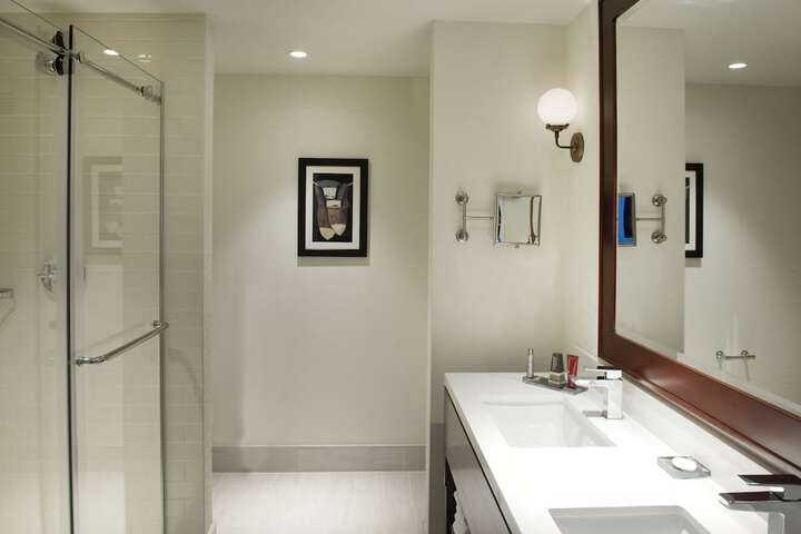 Room 45 of 102