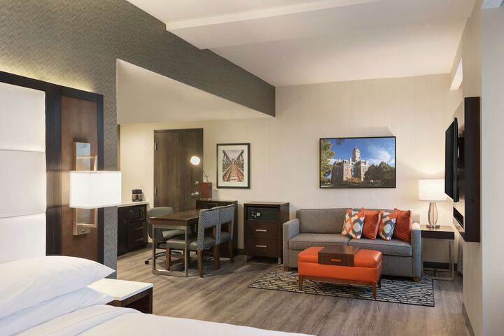 Embassy Suites by Hilton Noblesville Indianapolis Convention Center