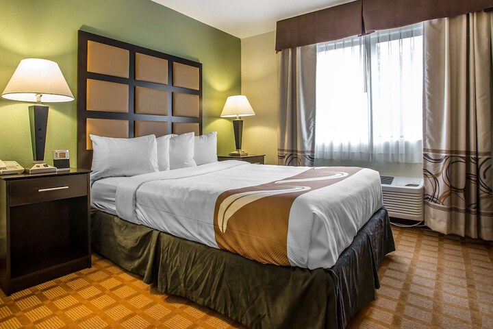 Room 32 of 56