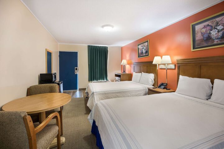 Room 33 of 34