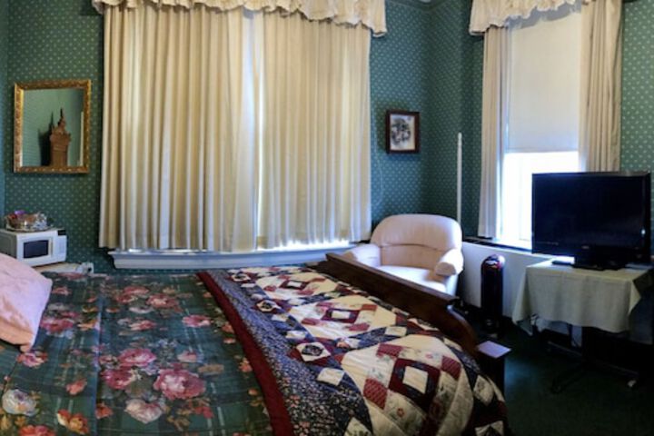 Room 18 of 26
