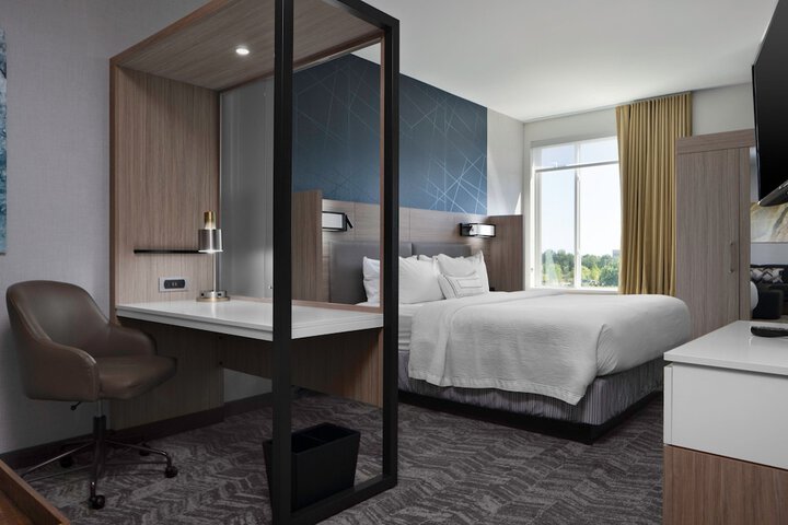 Room 15 of 28