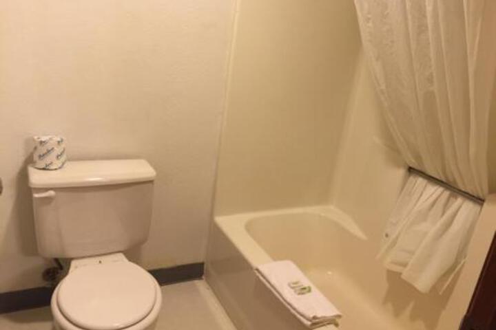 Smart Choice Inn and Suites