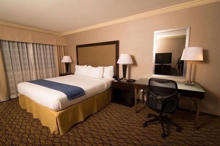 Room 20 of 39