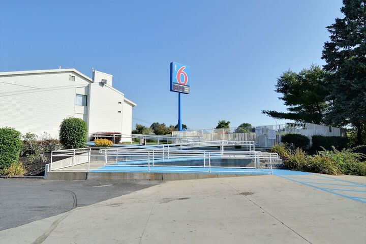 Pool 15 of 46
