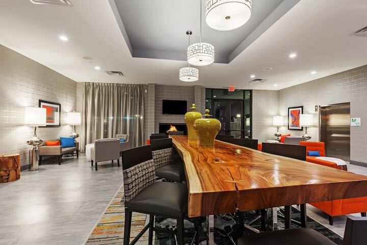 Holiday Inn Houston NE - Bush Airport Area by IHG