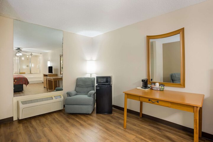 Room 33 of 36