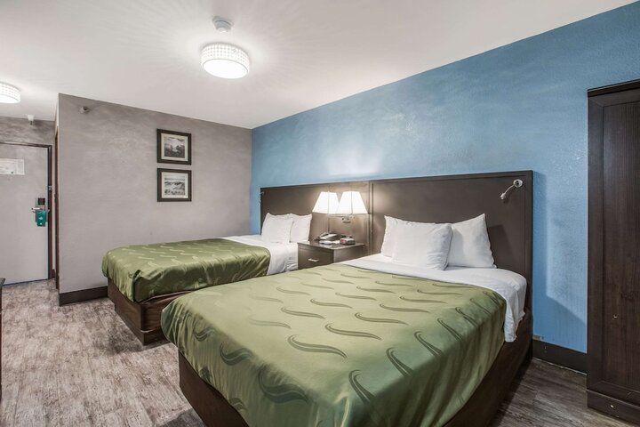 Room 16 of 34