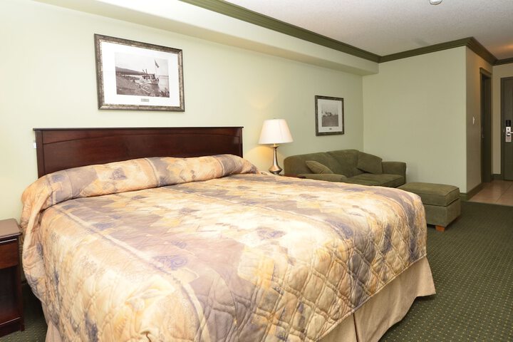 Room 25 of 28