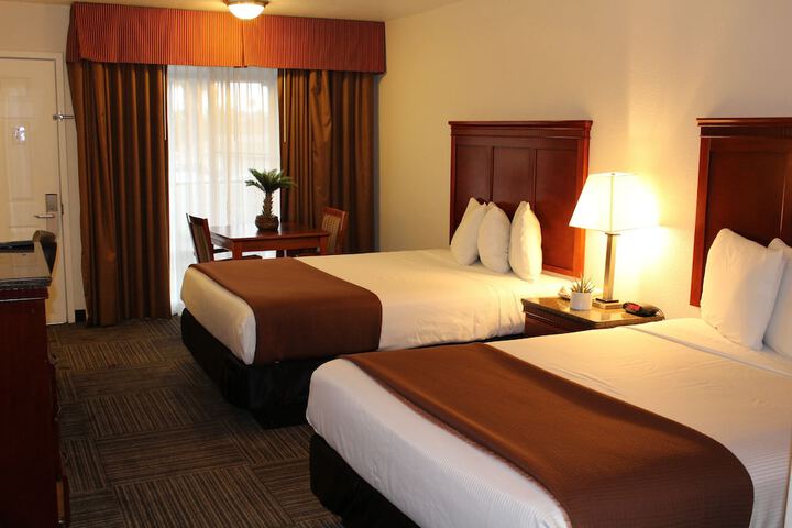 Room 10 of 27