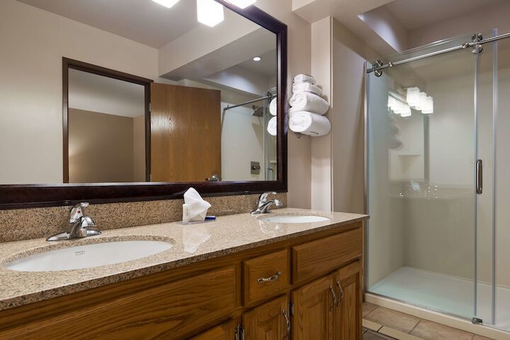 Best Western Flora Inn