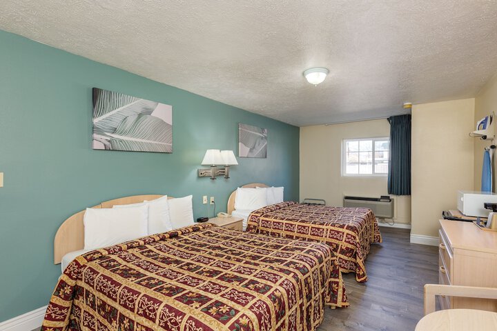 Room 10 of 25