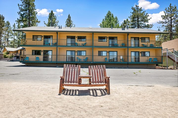 Hotel 5 of 141