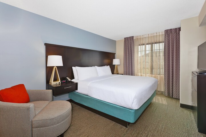 Staybridge Suites Detroit-Utica by IHG