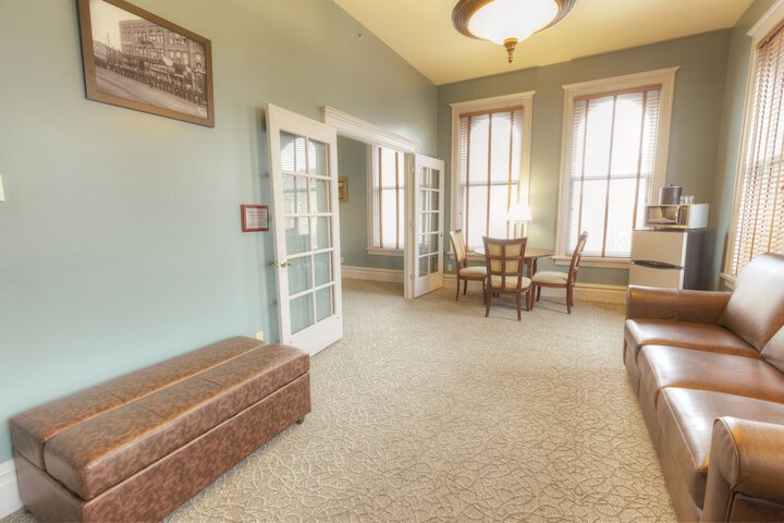 Montvale Hotel