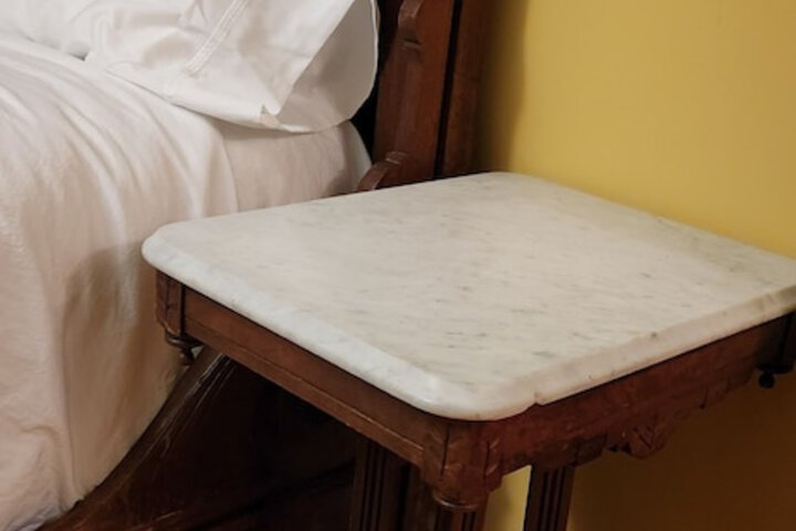 Oaklawn Inn LLC