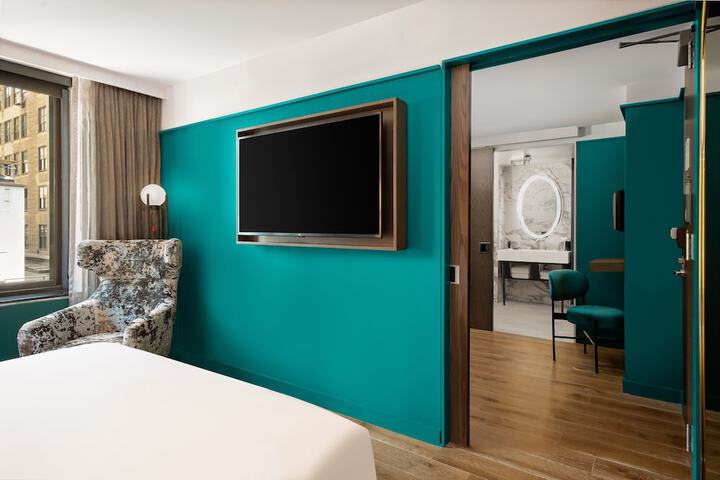 Room 12 of 50