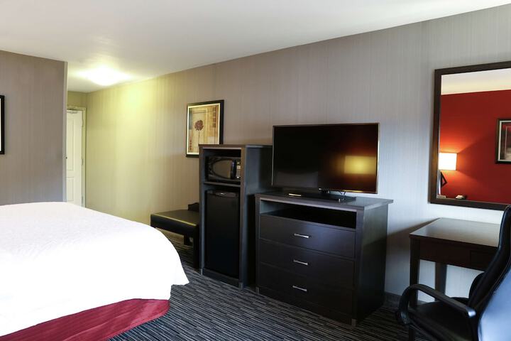 Room 28 of 72