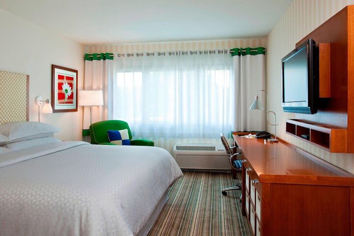 Room 9 of 38