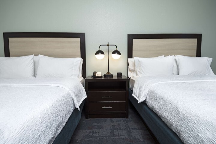 Hampton Inn & Suites Raleigh Downtown