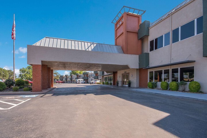 Hotel 3 of 43