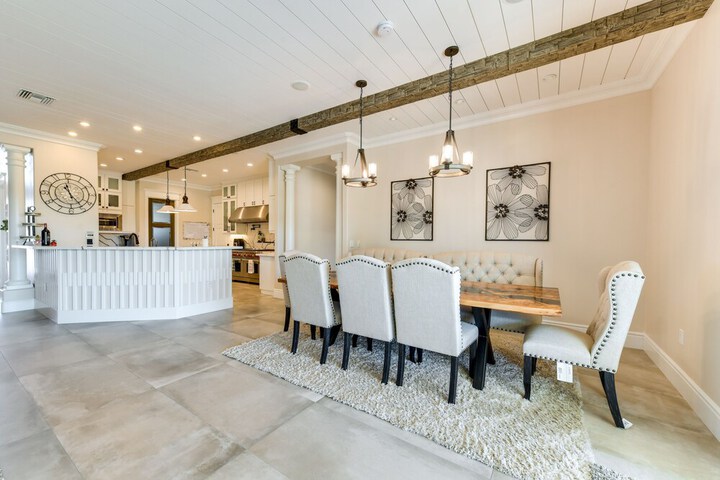 Spacious Queen Creek Home w / Hot Tub & Pool!