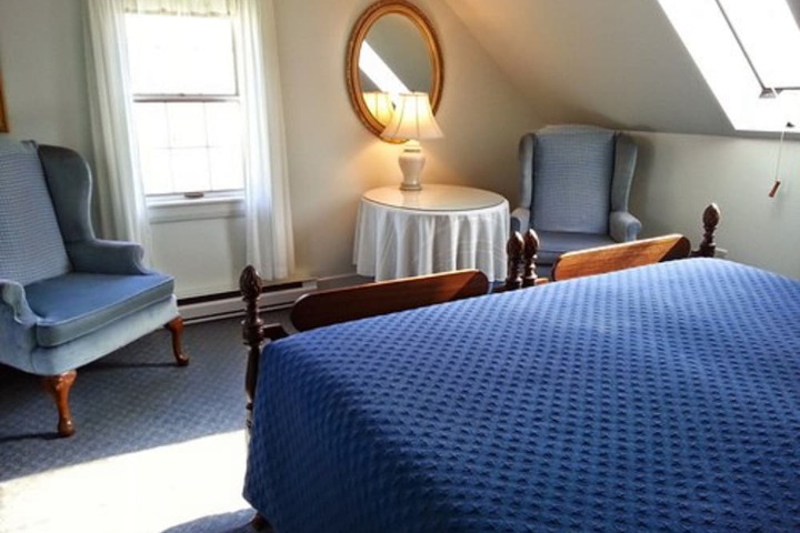 Room 11 of 26