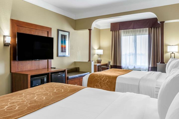 Comfort Suites Plainview
