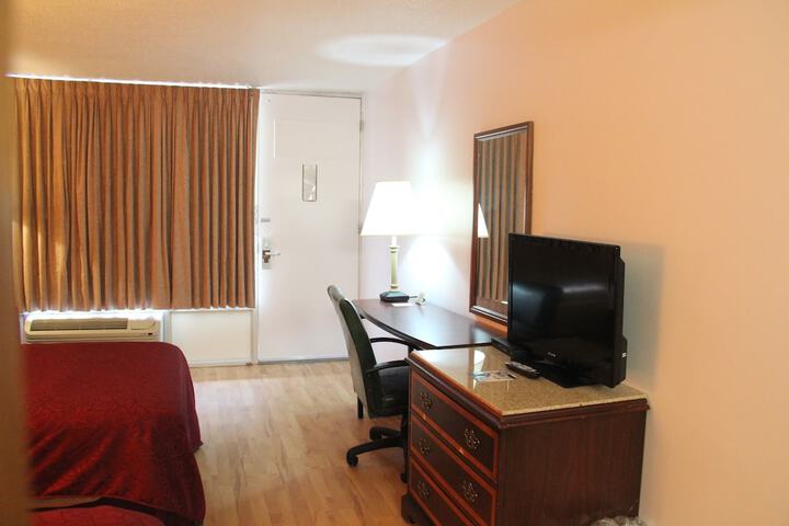 Room 8 of 47
