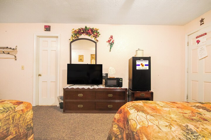 Room 33 of 50