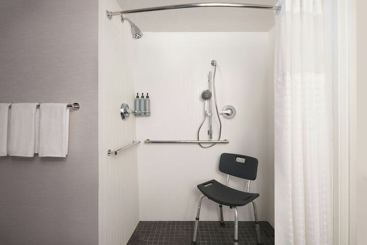 Courtyard by Marriott Cleveland Beachwood