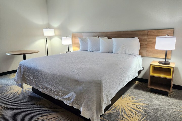 Room 21 of 37