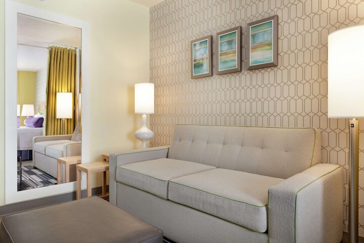 Room 13 of 25