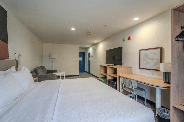 Room 15 of 20