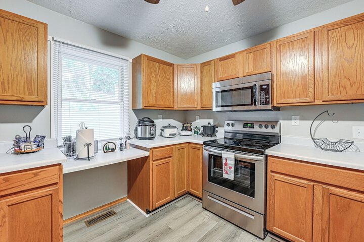 Riverfront Cabin w / Mtn Views in Tuckasegee!