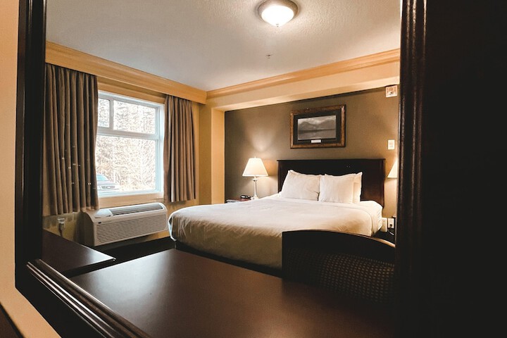Room 30 of 44