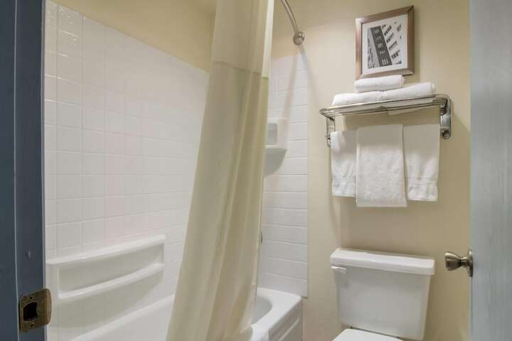 Quality Inn & Suites Silverdale Bangor - Keyport