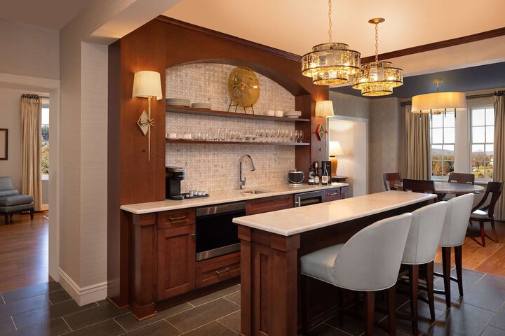Hotel Roanoke & Conference Center Curio Collection by Hilton