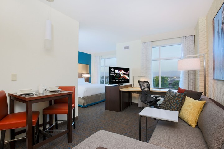 Room 16 of 32